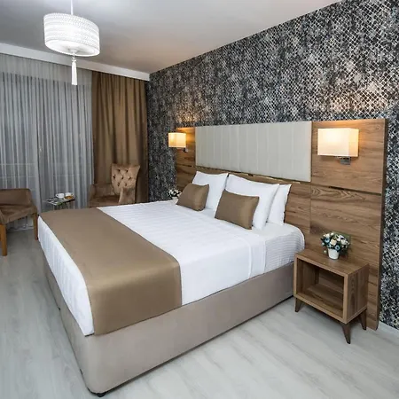 Hotel White House 3*