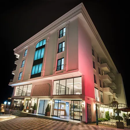 White House 3* Τραμπζόν