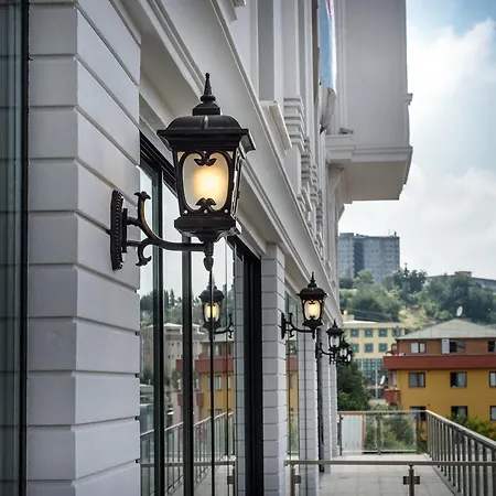 Hotell White House 3*