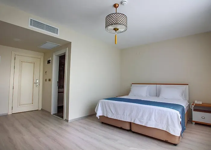 White House 3* Τραμπζόν