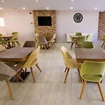 White House 3* 트라존
