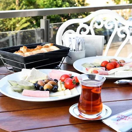 White House Hotel 3*