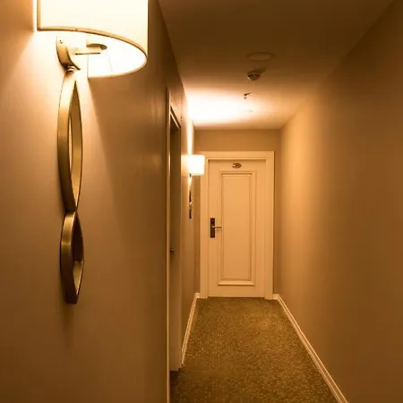 White House Hotel