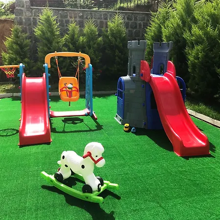 White House Szálloda