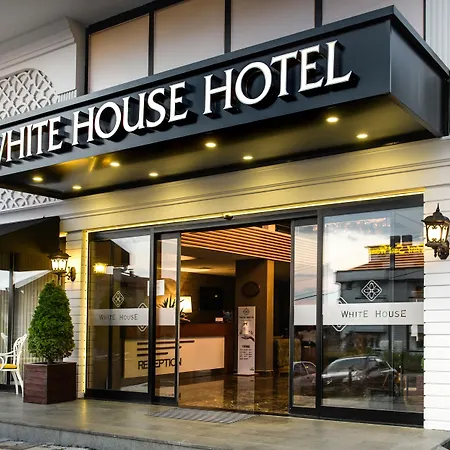 White House ホテル 3*