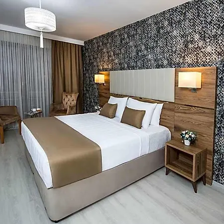 Hotel White House 3*