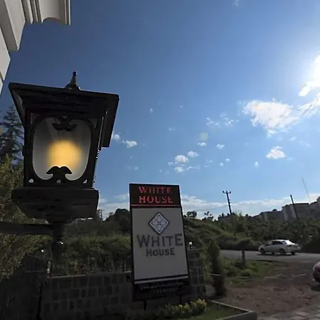 Hotel White House 3*
