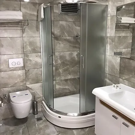 Hotel White House 3*