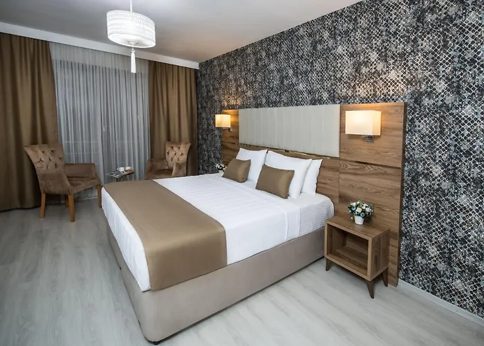 Hotel White House 3*