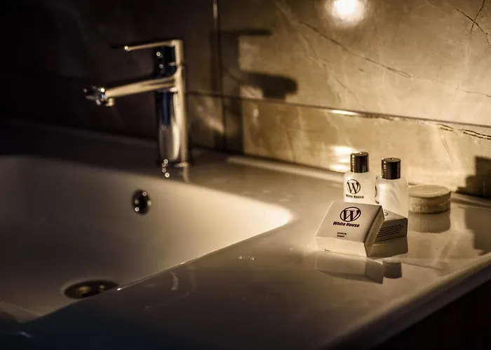 White House Hotel 3*