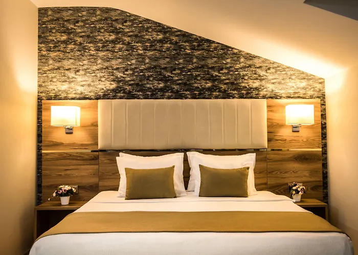 Hotel White House 3*